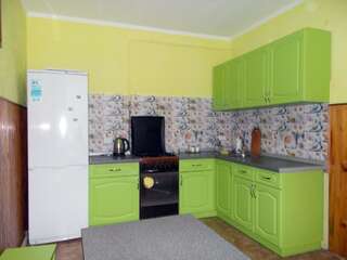 Проживание в семье Rosinka Яремче Четырехместный номер-1