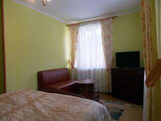 Проживание в семье Rosinka Яремче Четырехместный номер-7