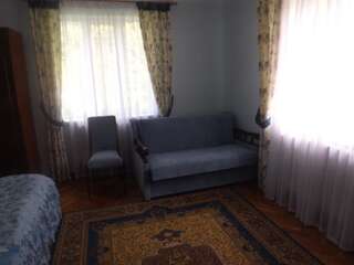 Проживание в семье Rosinka Яремче Семейный люкс-2